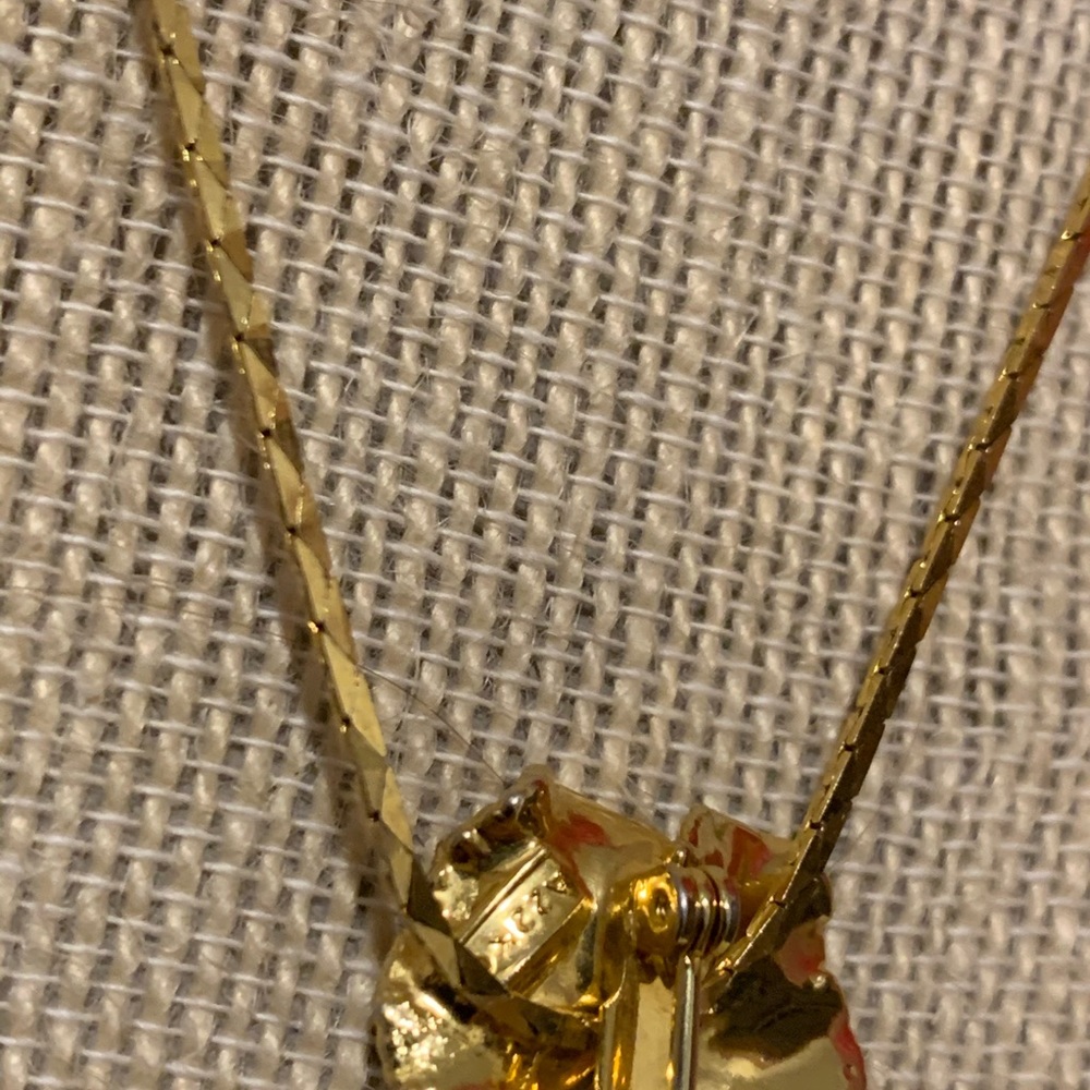 22k gold necklace / pin